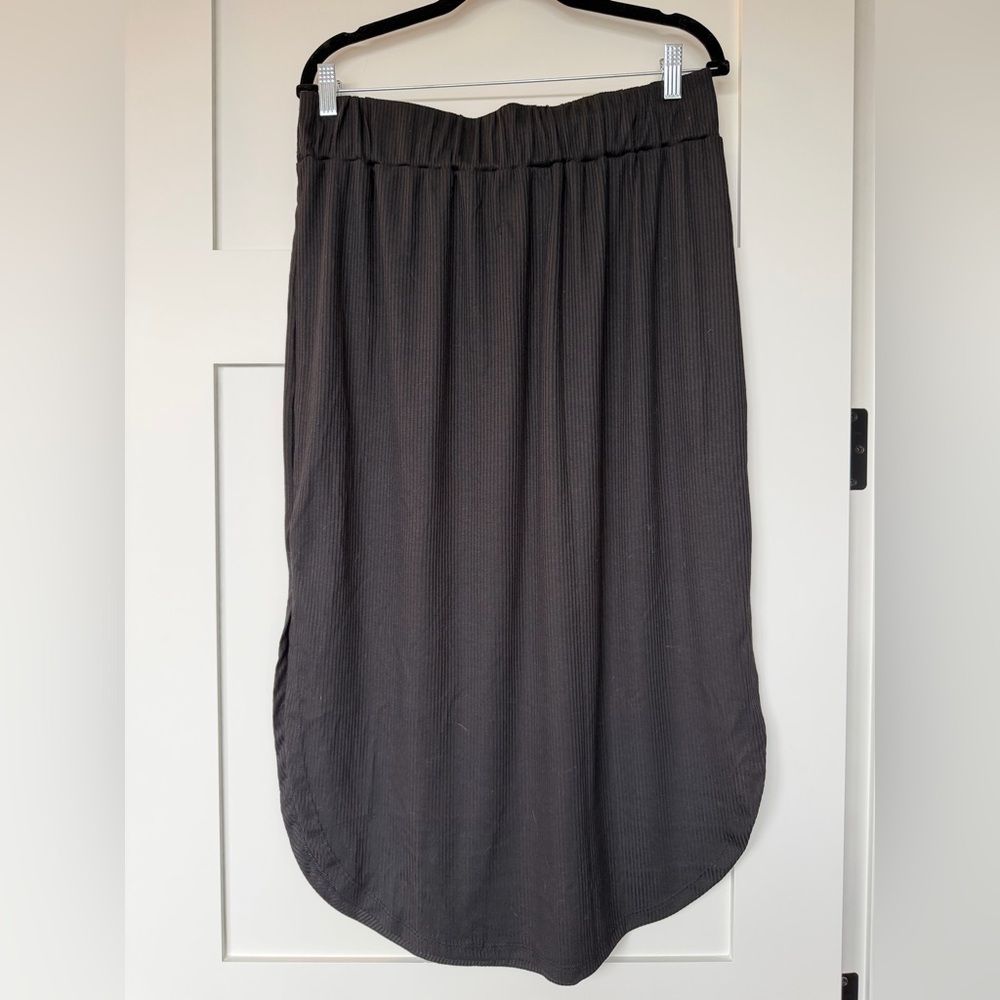 Black Ribbed Skirt